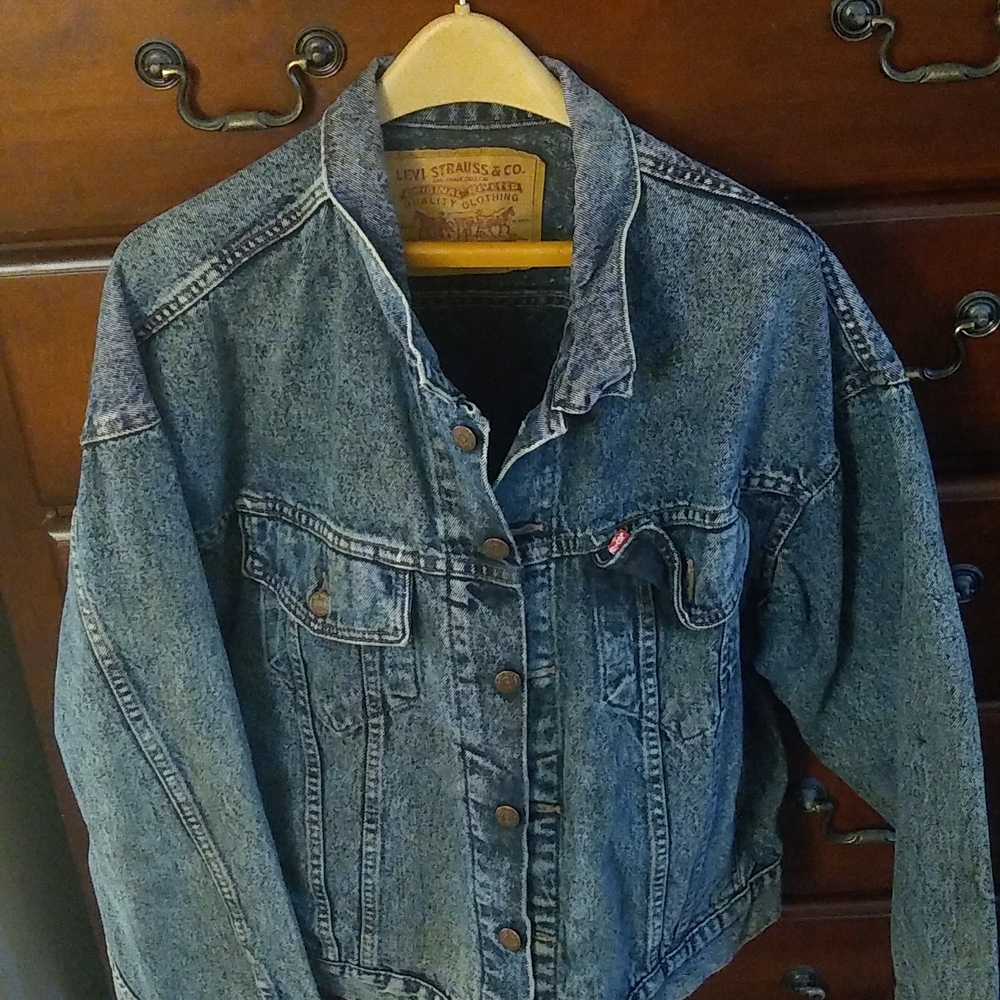 LEVI STRAUSS & CO 70598 4891 Vintage Denim "Trucker Jacket" - Size L
